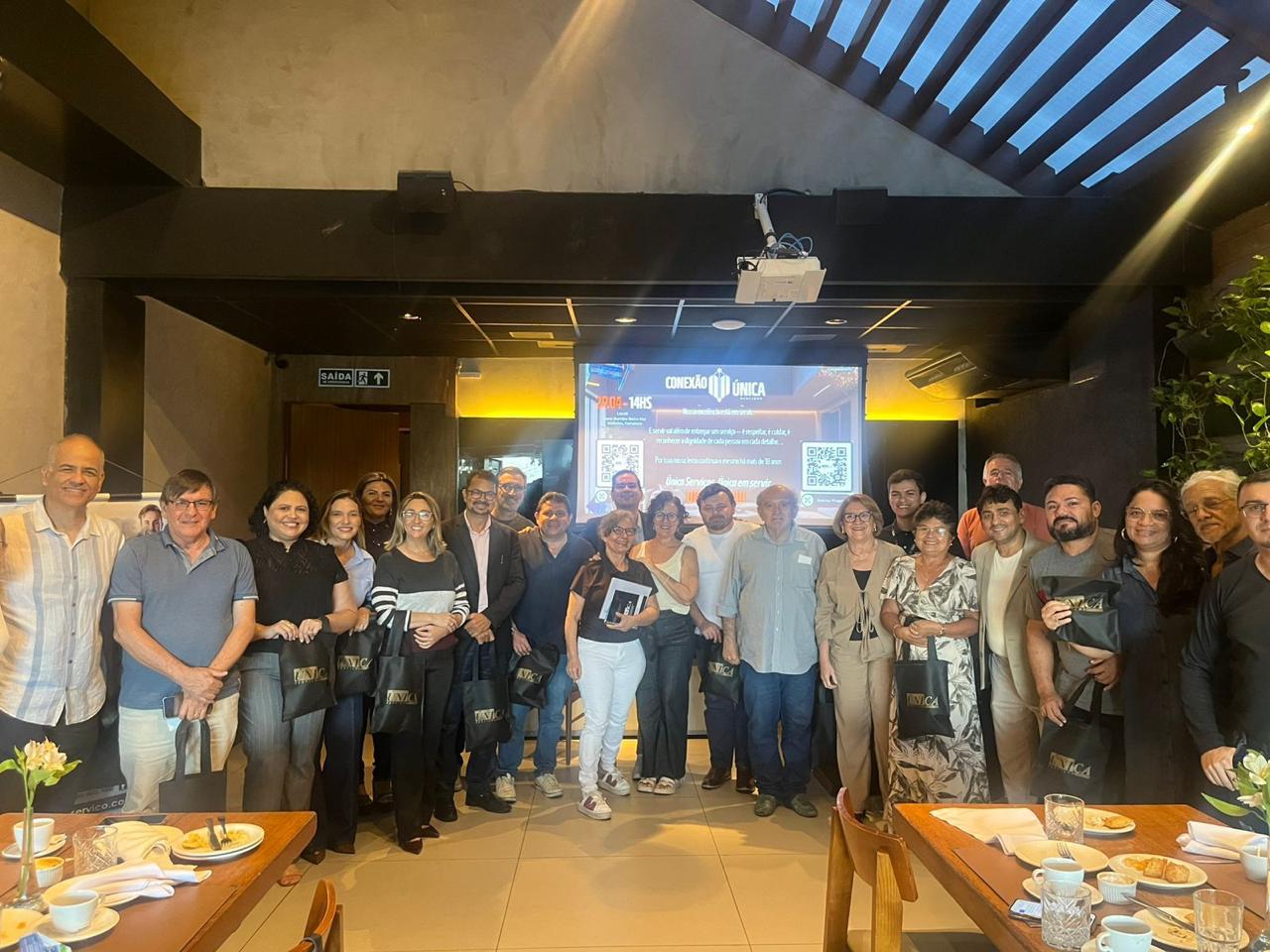 Turma reunida em encontro da Rede Unicon em Fortaleza